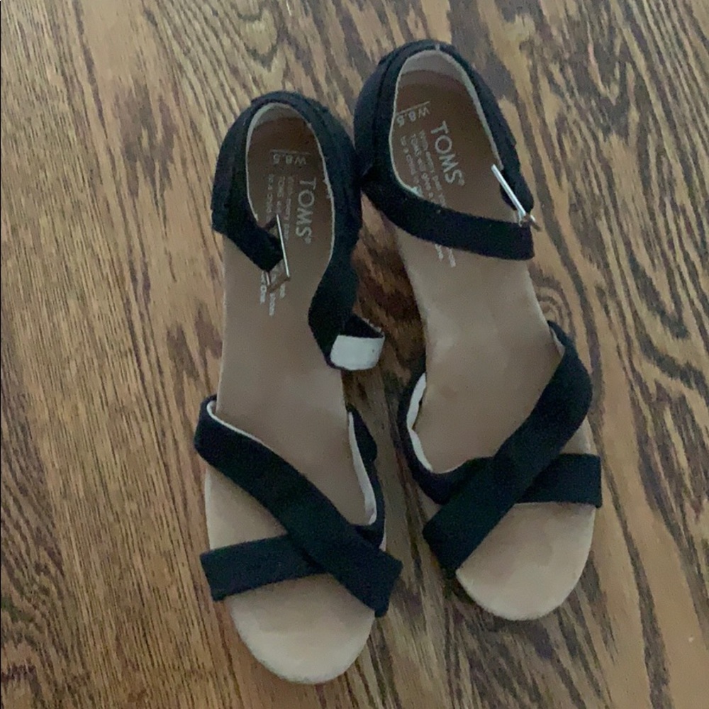 *closet clean out make offers* Toms Wedges